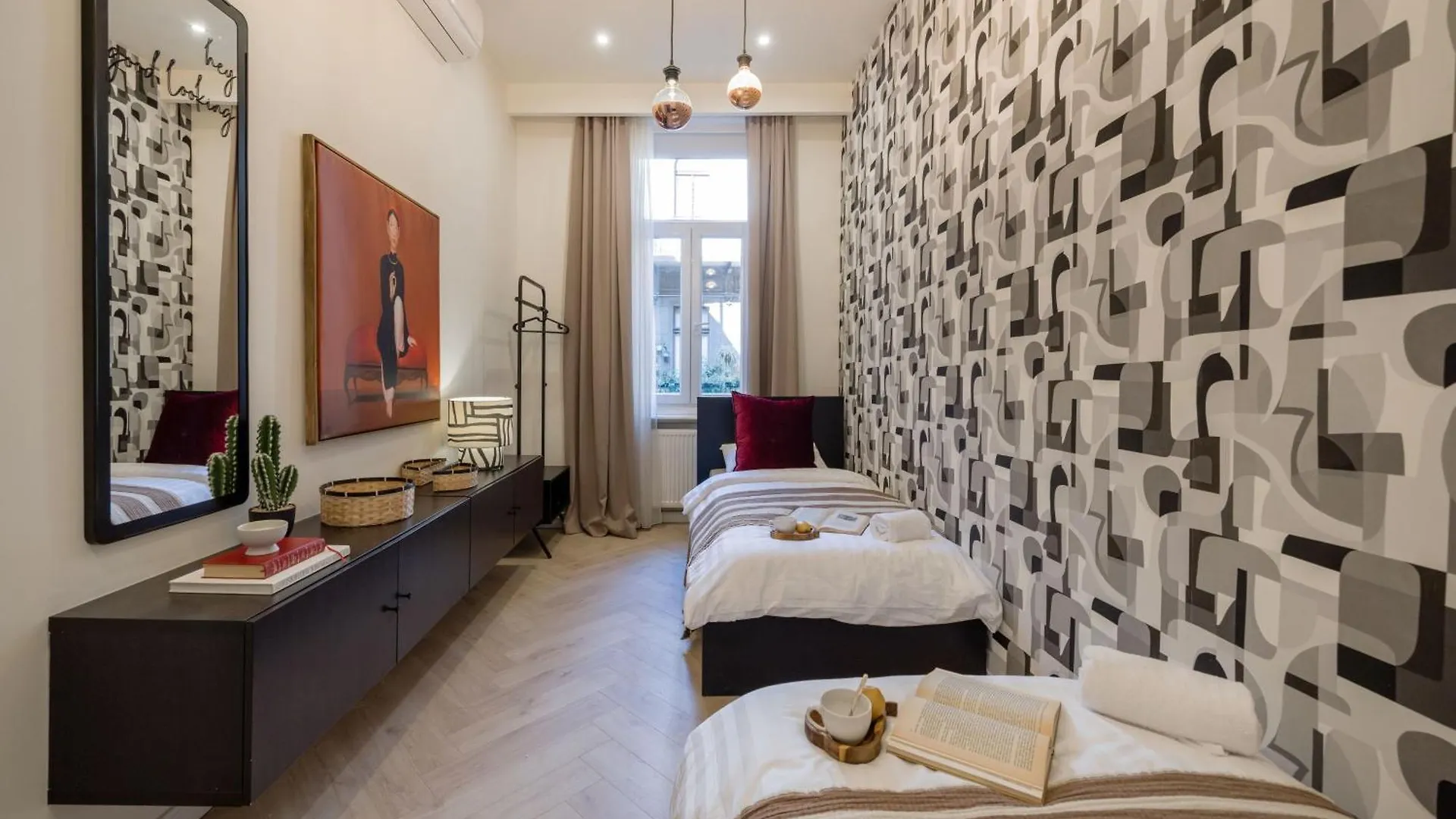 Spacious 5Br By Opera, Liszt Ferenc & City Centre 布达佩斯 0*,  匈牙利